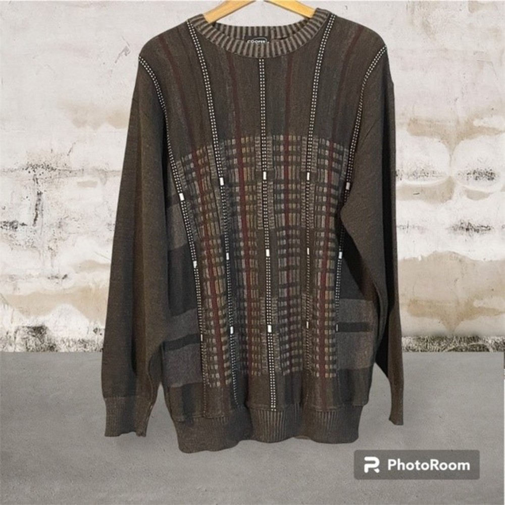 Vintage Cooper wool blend long sleeved sweater. Men’s size large.